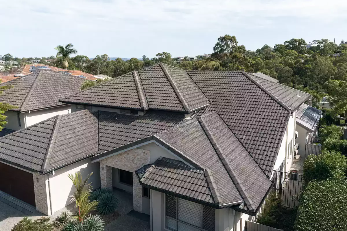 Roof cleaning in Carindale