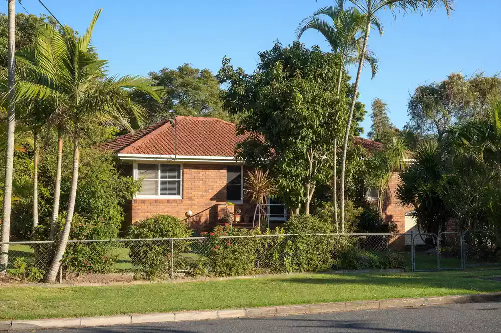Roof cleaning in Geebung