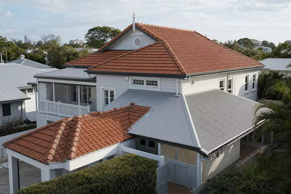 Roof cleaning in Hawthorne