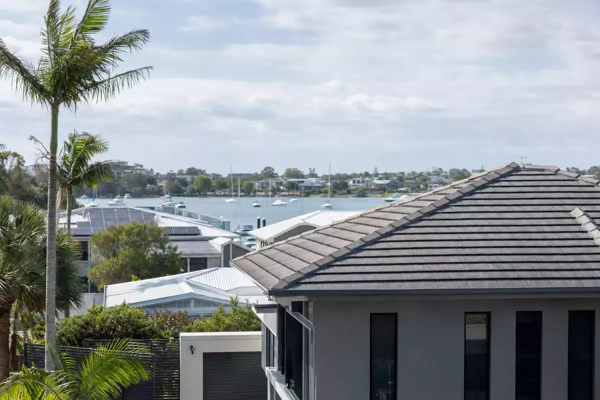 Roof cleaning in Manly