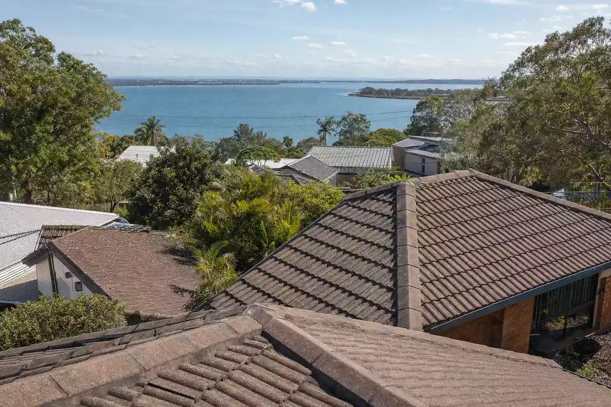 Roof cleaning in Wynnum